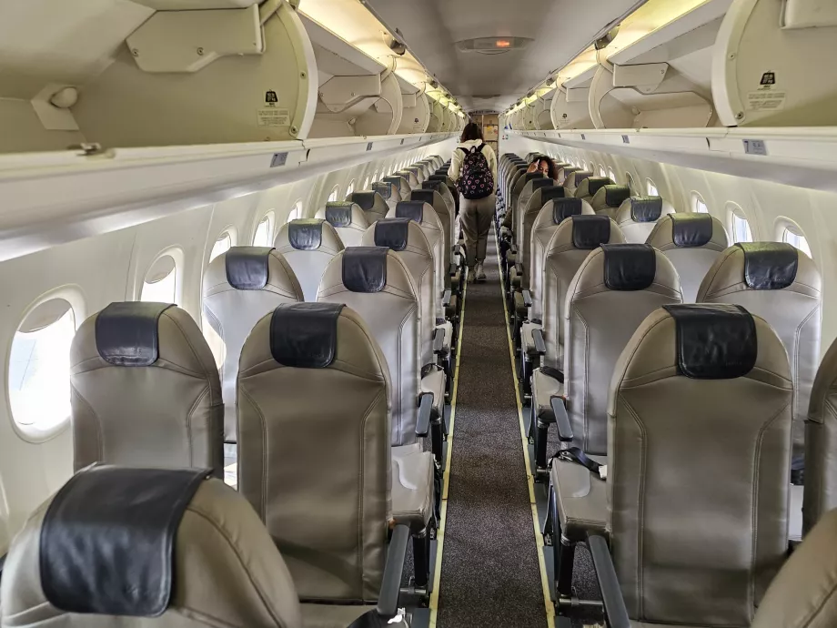 Interior, Bombardies Dash 8-400