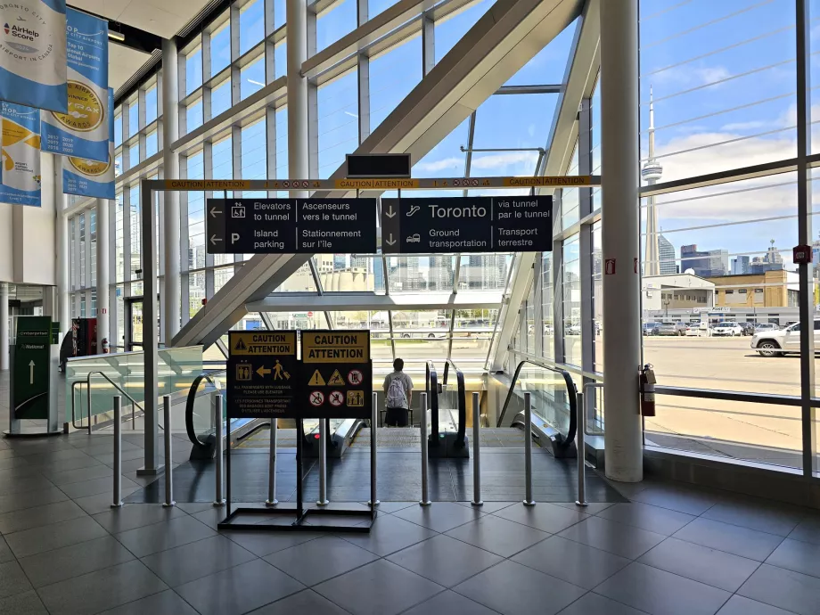 Entrada do túnel para peões