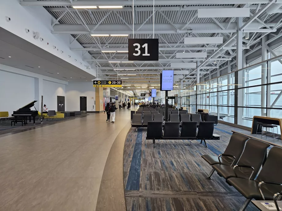 Área do portão de embarque, Aeroporto de Quebec