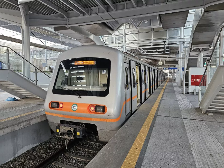 Metro, Aeroporto de Atenas