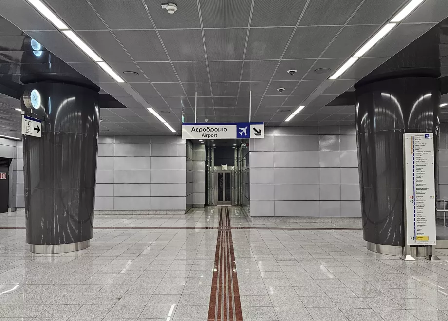 Marcação da plataforma na direção do aeroporto - no centro da cidade