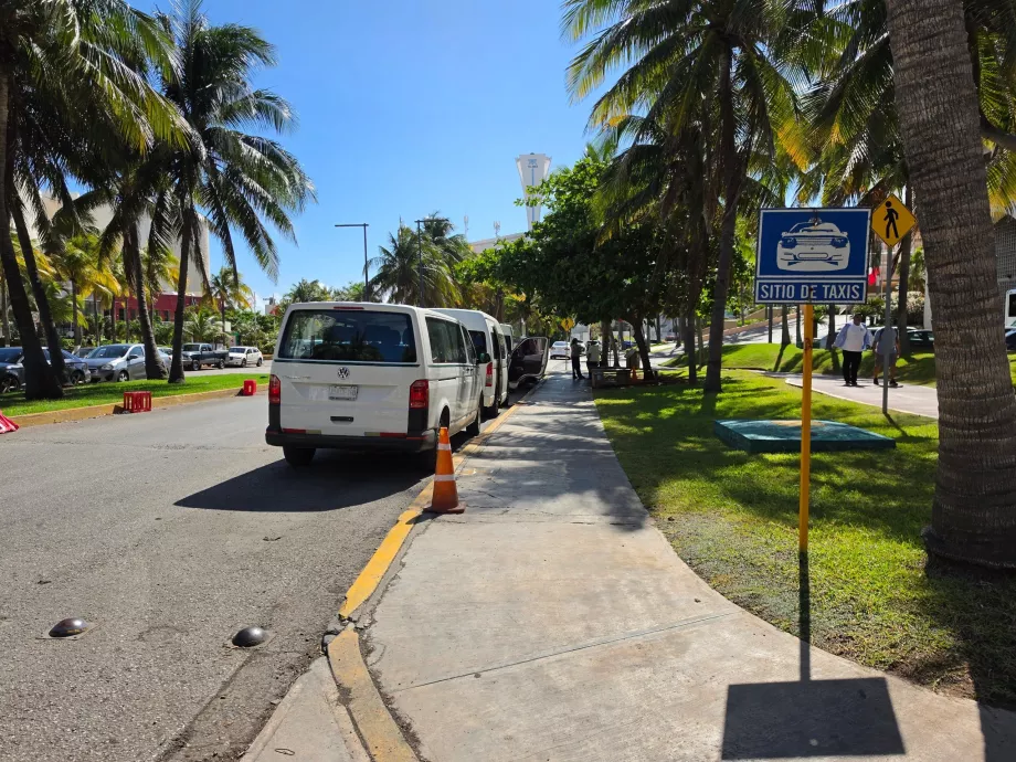 Posto de táxis em Punta Cancún