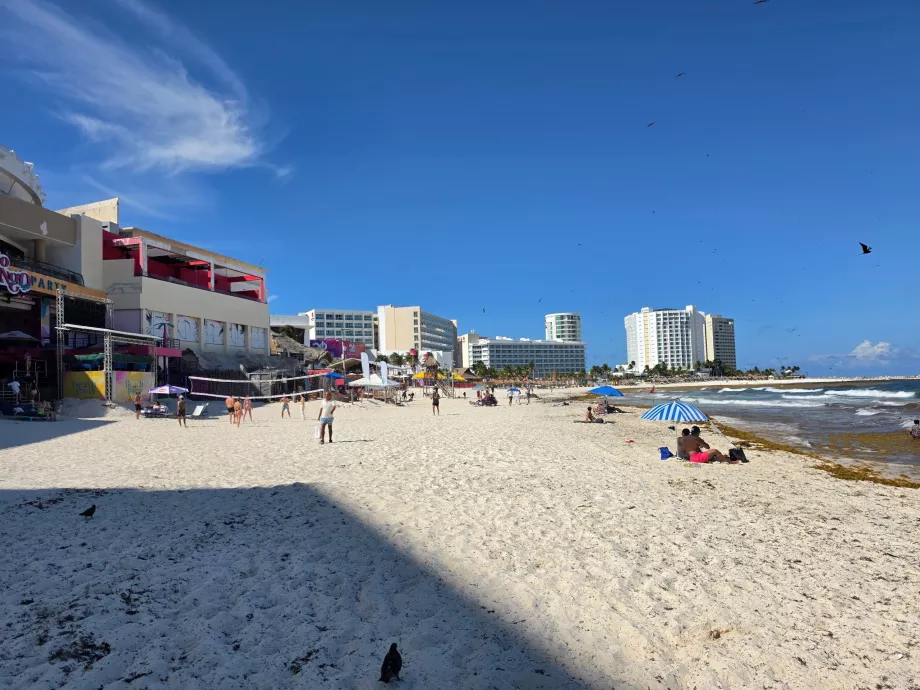 Playa Gaviota Azul em frente ao Coco Bongo
