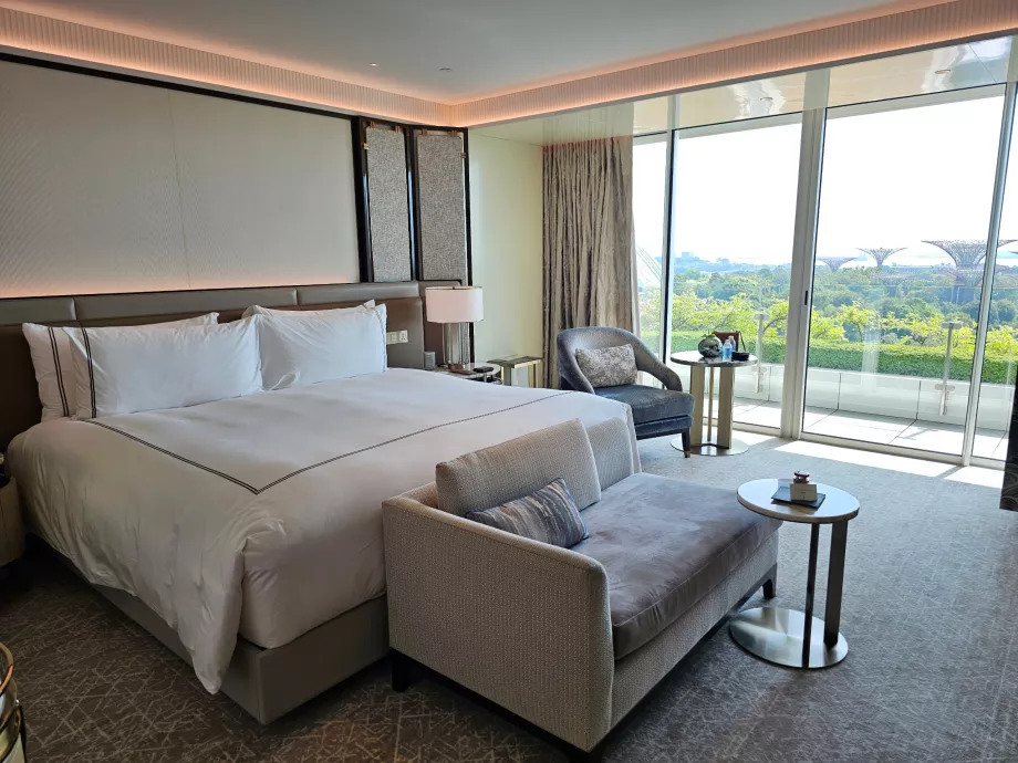 Quarto com varanda e vista