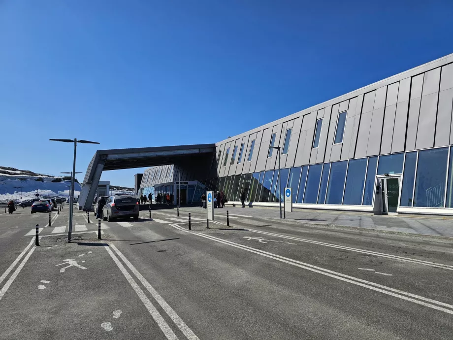 chegada ao aeroporto de Nuuk