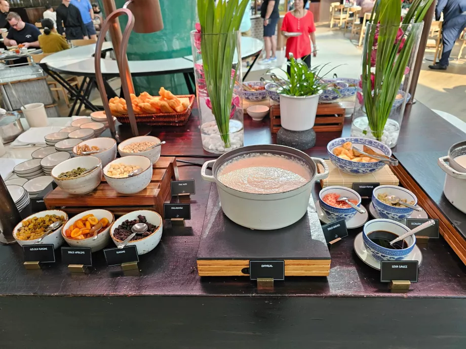 Pequeno-almoço no restaurante Rise