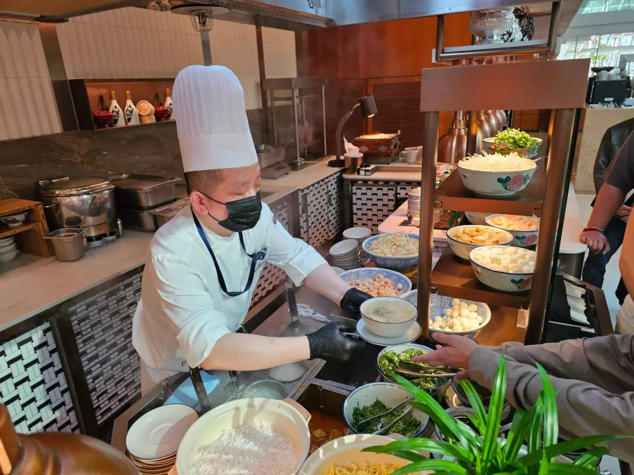 Pequeno-almoço no restaurante Rise