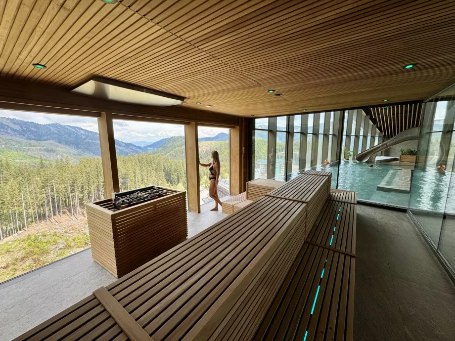 Sauna familiar na zona da piscina