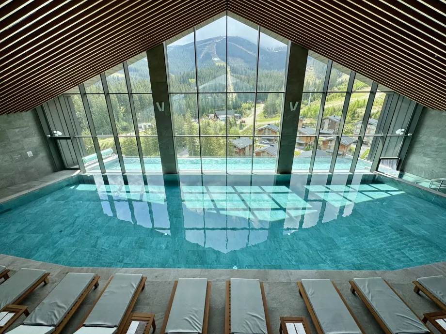 Piscina do Swissotel Damin Jasna