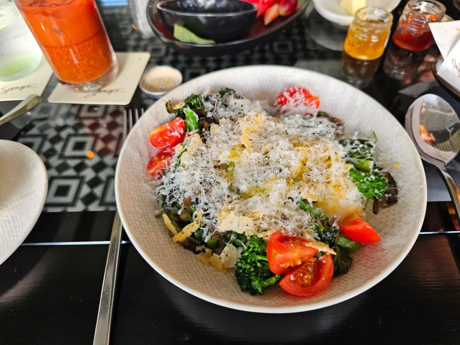 Pequeno-almoço no Spago Bar