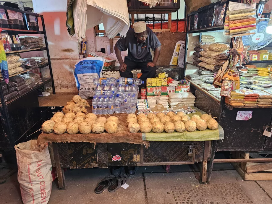 Mercado central, venda de cocos e especiarias
