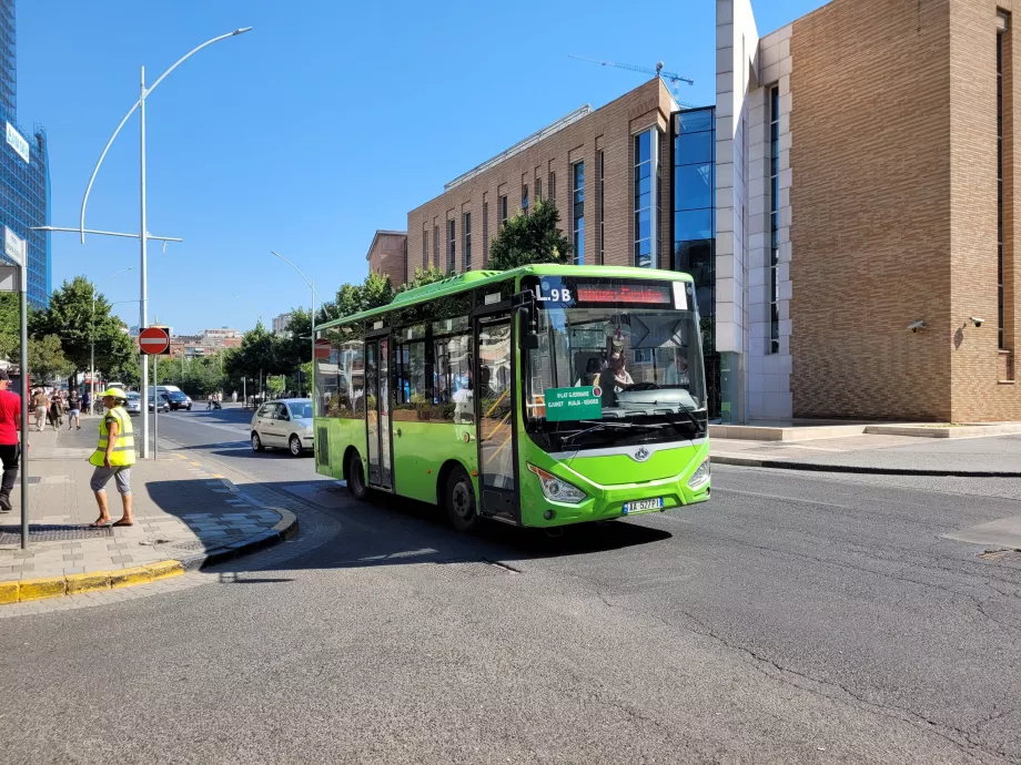 Autocarro Tirana