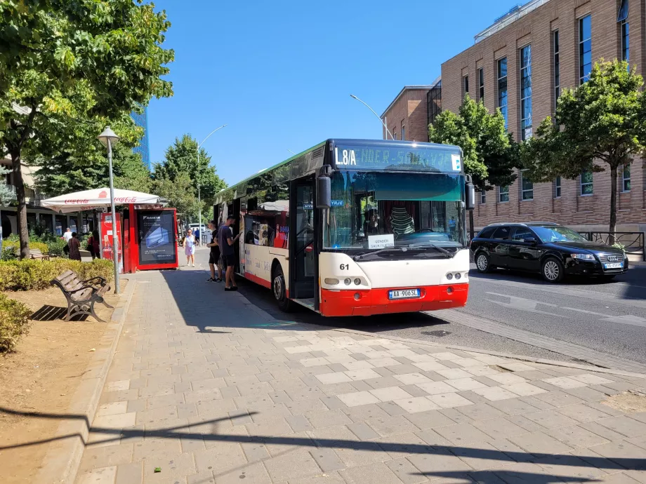 Autocarro Tirana