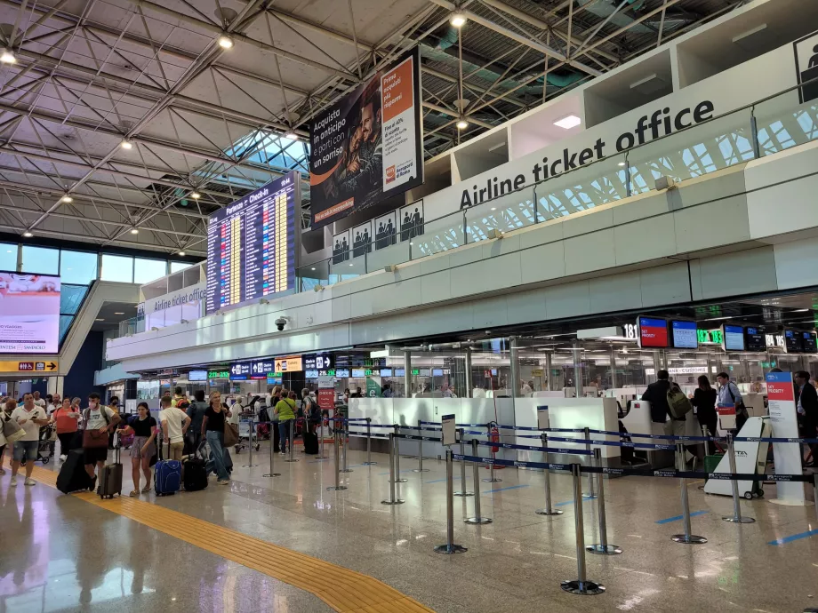 Terminal 3, secção de partidas