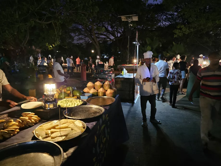 Mercado Noturno de Forodhani