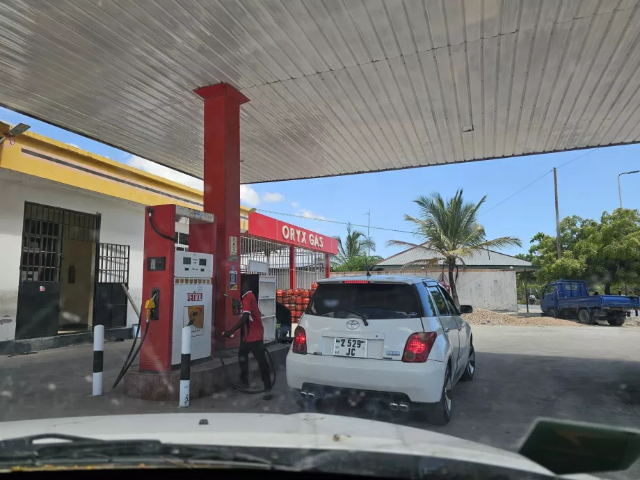 Estação de bombagem com operador