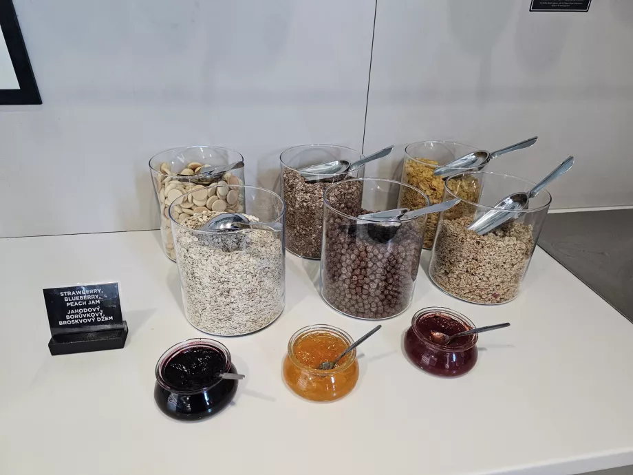 Granola, muesli e compotas