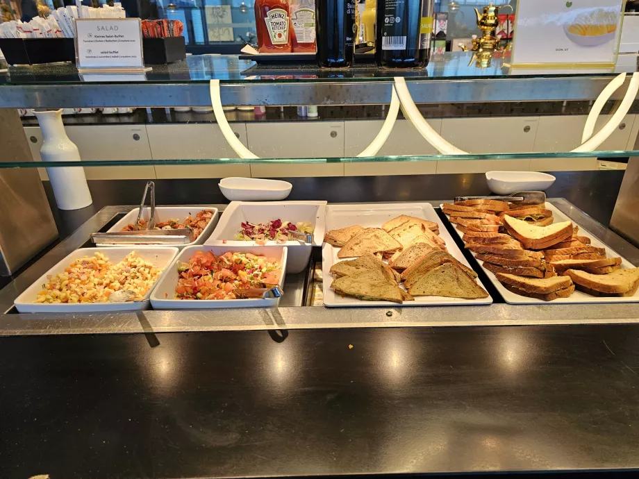 Saladas e sanduíches