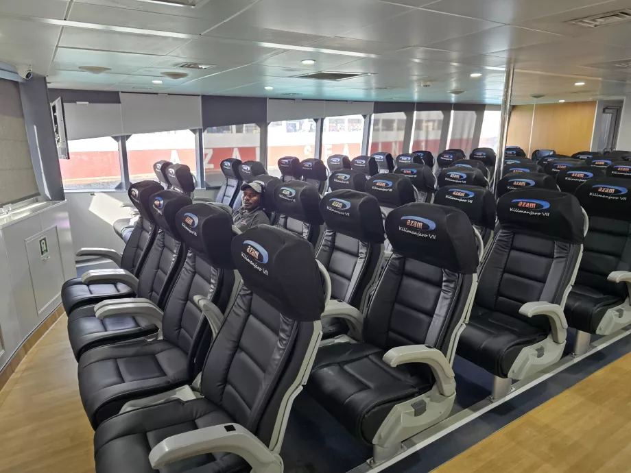 Interior do catamarã