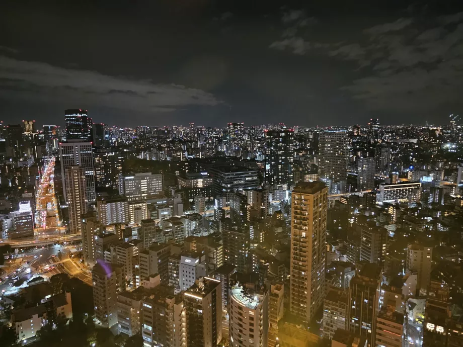 Vista do miradouro principal durante a noite