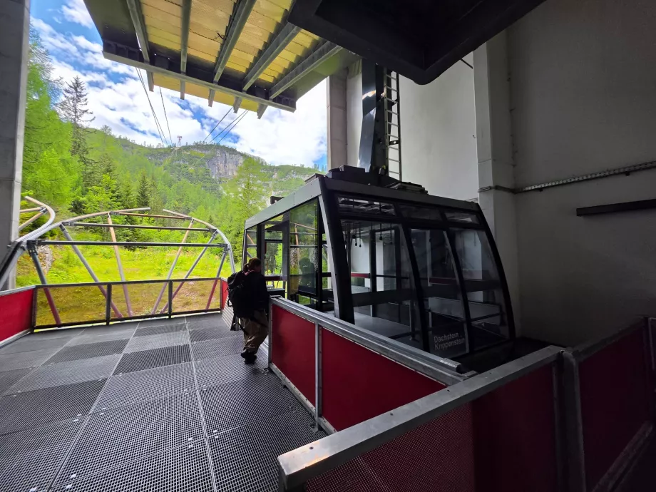 A segunda secção do teleférico para Krippenstein