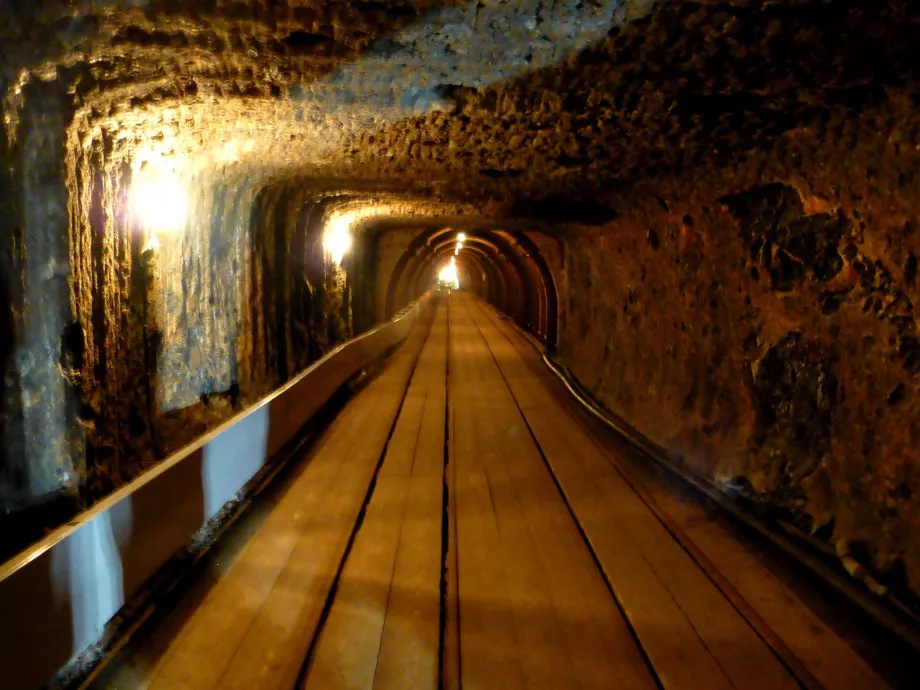 Salzwelten, Foto: Hiroki Ogawa – «Christina Stollen Salzwelten Hallstatt Áustria», Wikimedia Commons, CC BY 3.0