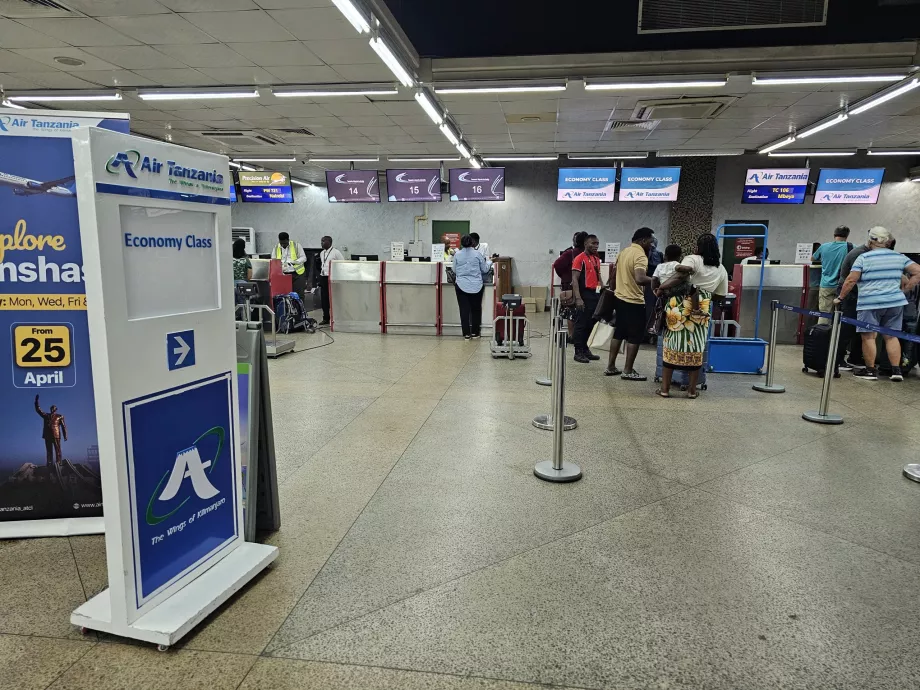 Check-in no aeroporto de Dar es Salaam