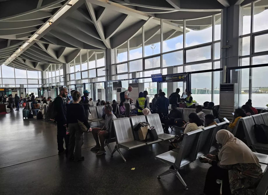 Portões de partida, Terminal 2