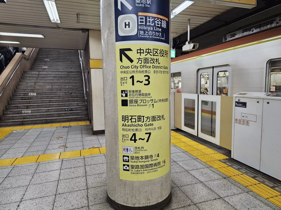 Marcação das saídas da estação de metro