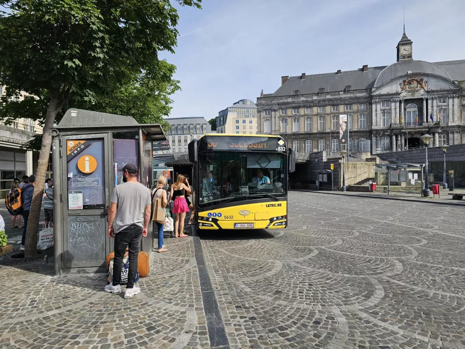 Paragem de autocarro na Place St-Lambert