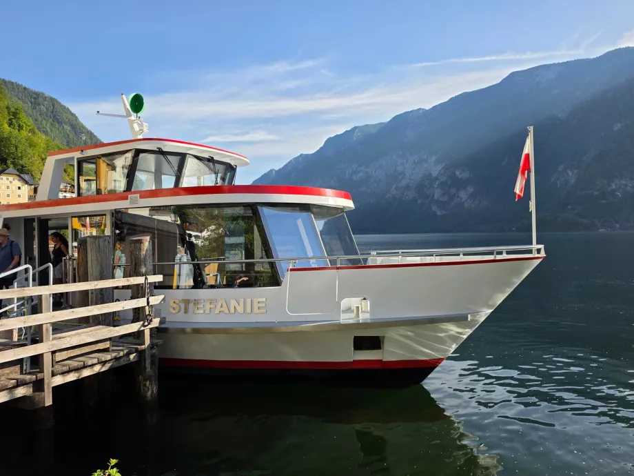 Ferry de Hallstatt e estação ferroviária d <-> 