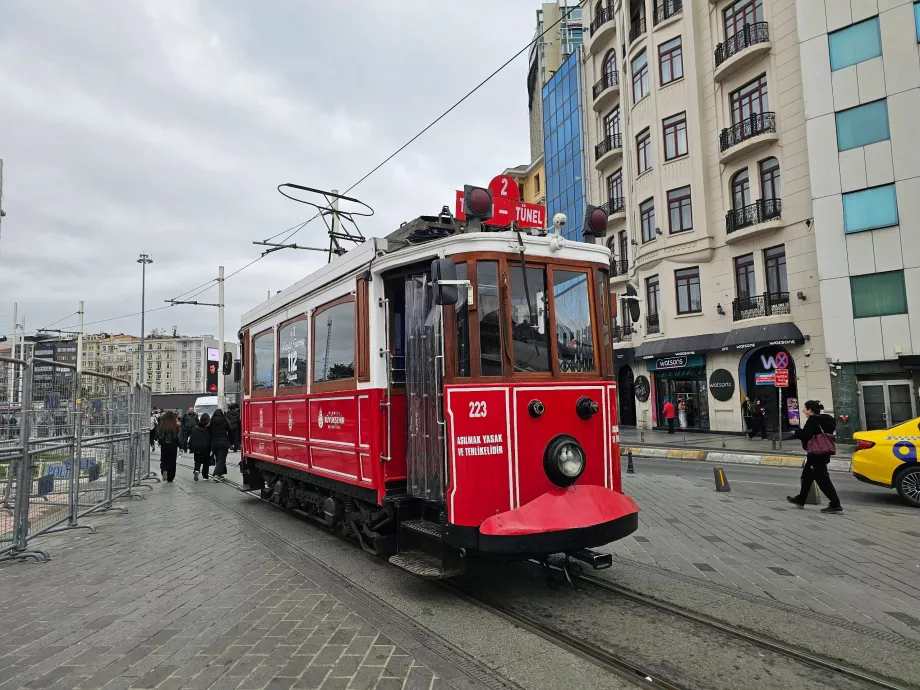 Histórico Taksim - Elétrico Tünel