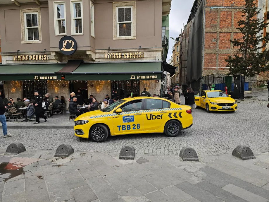 Táxi/Uber no centro de Istambul