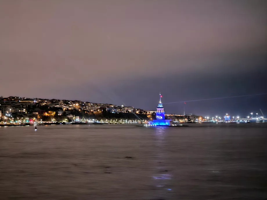 Cruzeiro noturno de ferry