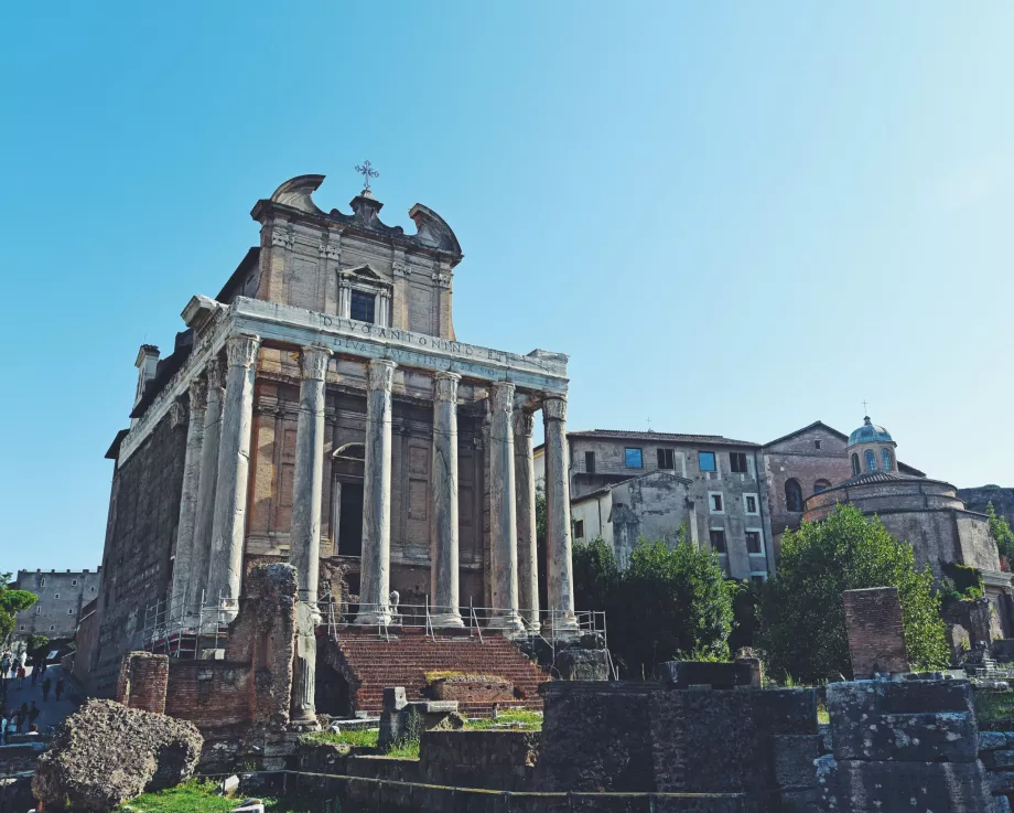 Templos de Antonina e Faustina