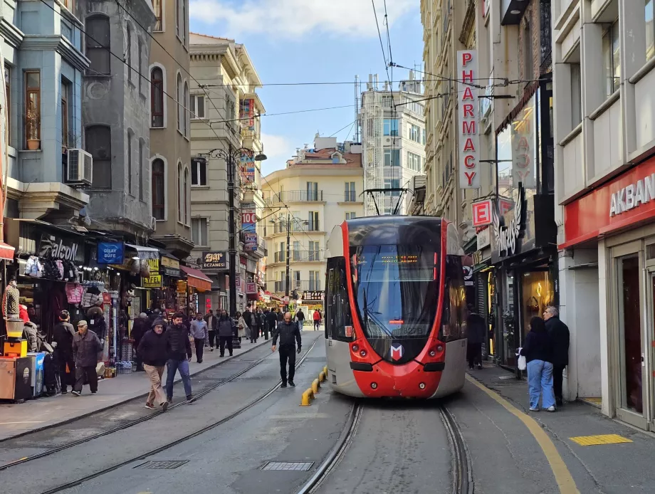 Elétrico no centro de Istambul