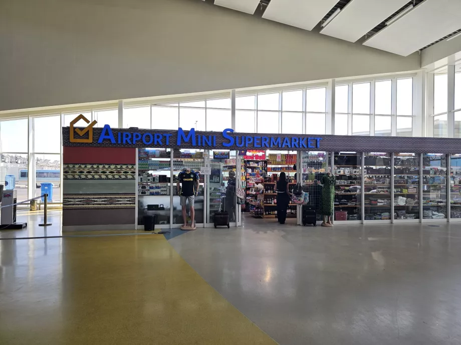 Minimercado, área pública, Terminal 3