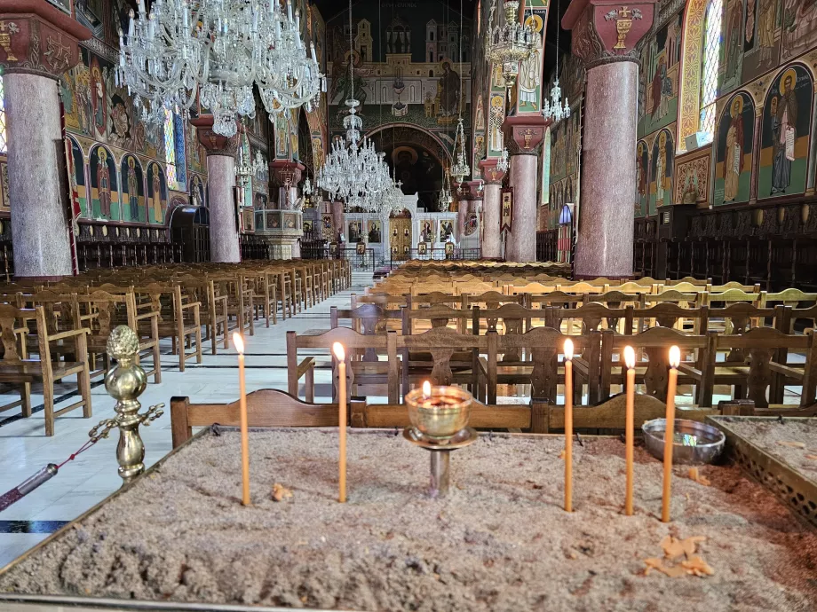 Igreja dos Evangelismos, interior
