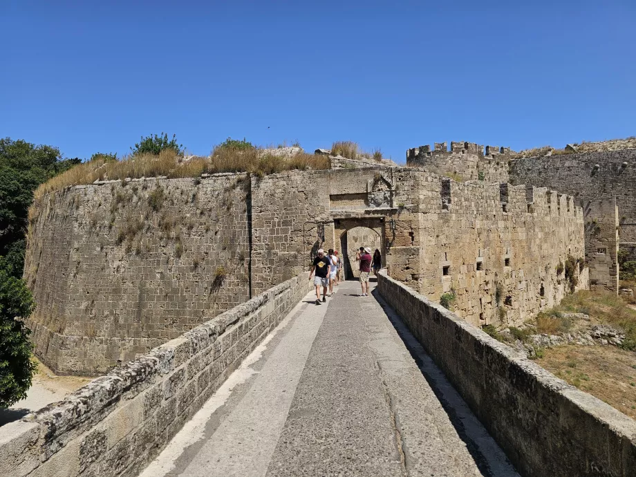 Porta de entrada para as muralhas da cidade