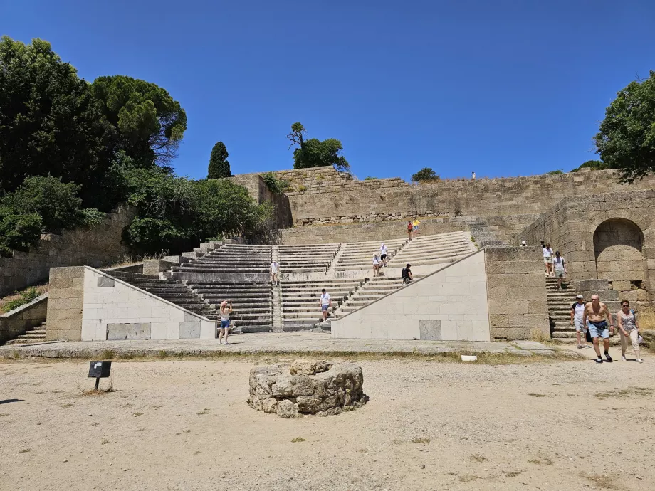 Acrópole de Rodes, anfiteatro