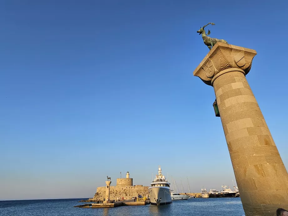 Estátua de veado