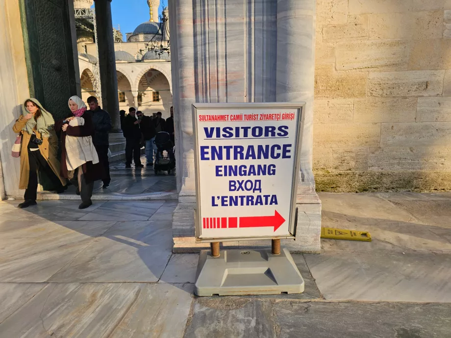Mesquita Azul, entrada para turistas