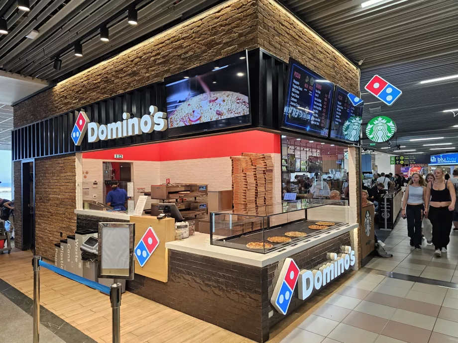 Domino's e Starbucks, zona de trânsito