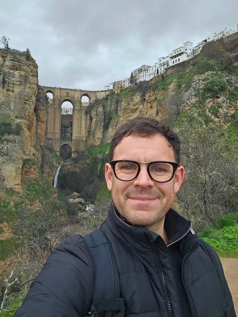 Eu no miradouro Mirador Puente Nuevo