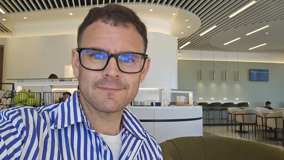 Christopher no Globair Handling Lounge, Aeroporto de Rodes