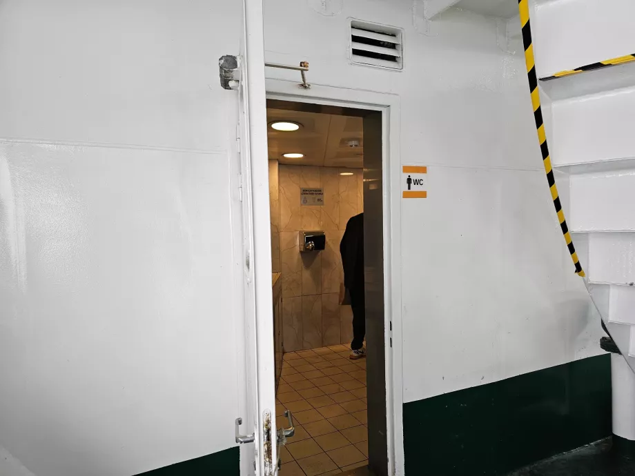 Casas de banho no ferry