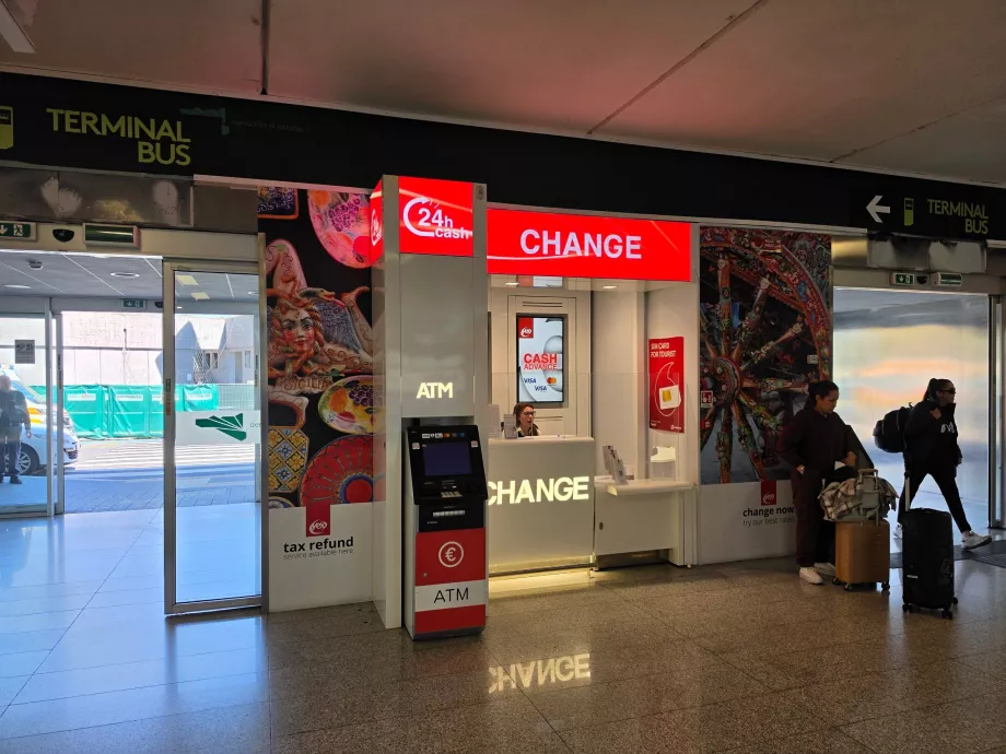 Câmbio de moeda no Terminal A