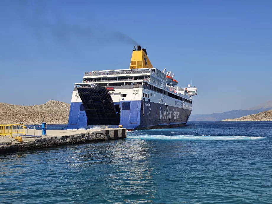 Navio Blue Star Ferries