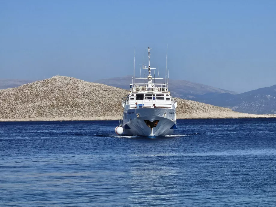 Ferry para Skala Kamirou