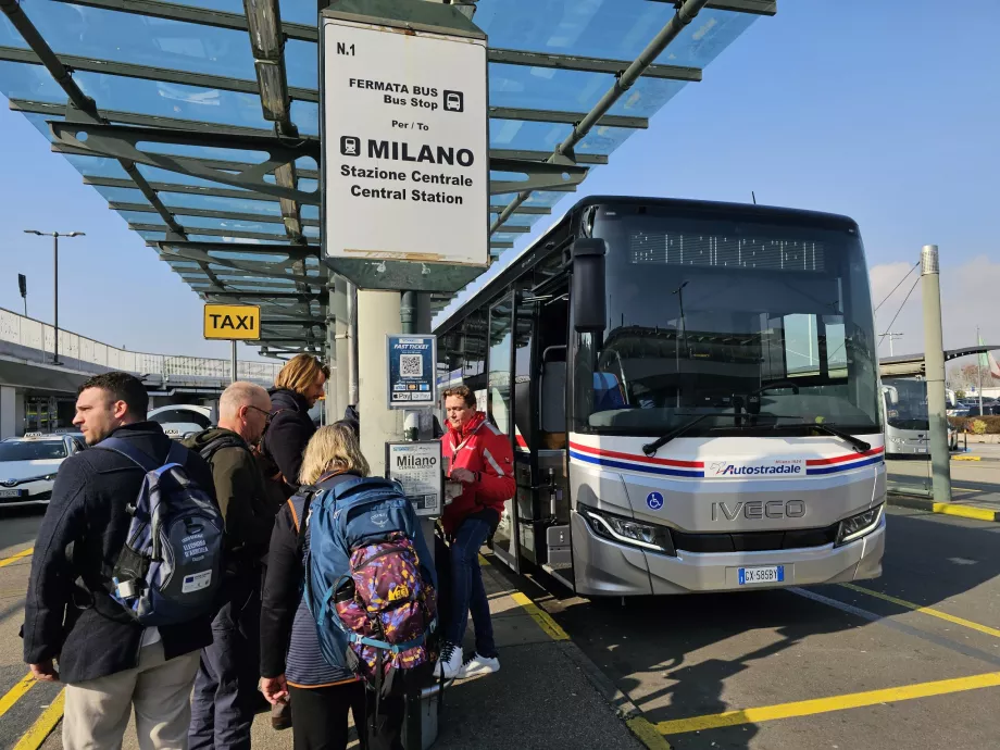 Direção do autocarro Milano Centrale